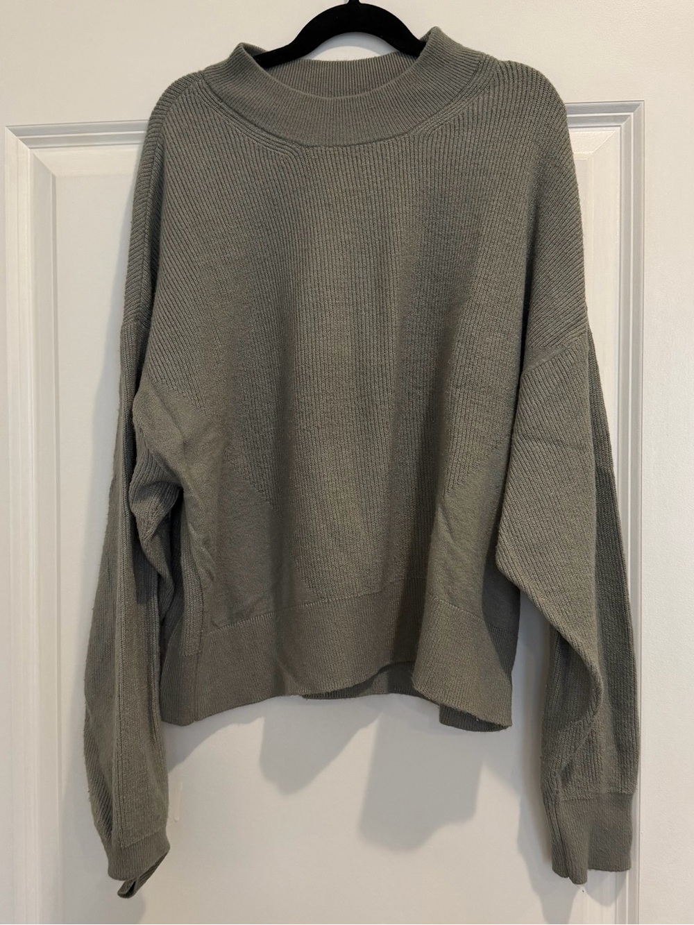 SIZE M | Olive Green Knit Sweater - Picture 1 of 3
